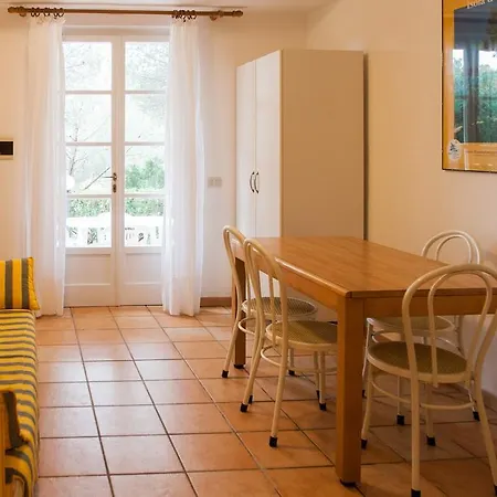 アパートホテル Le Mimose プロッキオ