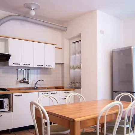 アパートホテル Le Mimose プロッキオ