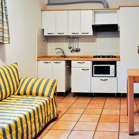 Le Mimose アパートホテル プロッキオ